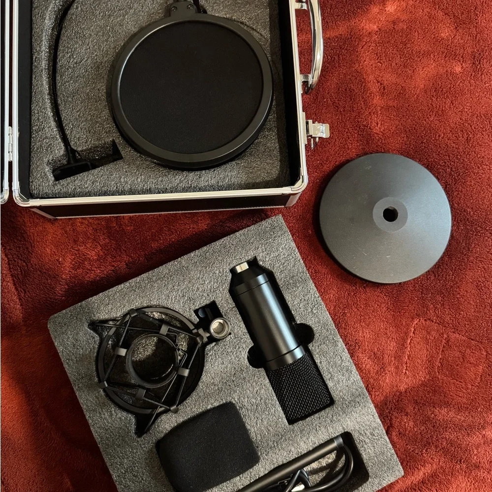 Premium Black VR Microphone Kit with Case